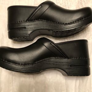 DANSKO PROFESSIONAL CLOGS